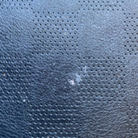 Louis Vuitton leather phone case - Picture 3 of 6